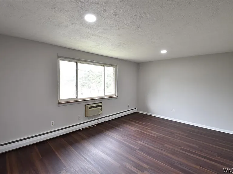 28 Mallory Rd #3 — Photo 2