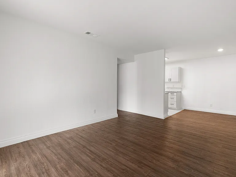 240 W Lincoln Ave W #16 — Photo 6