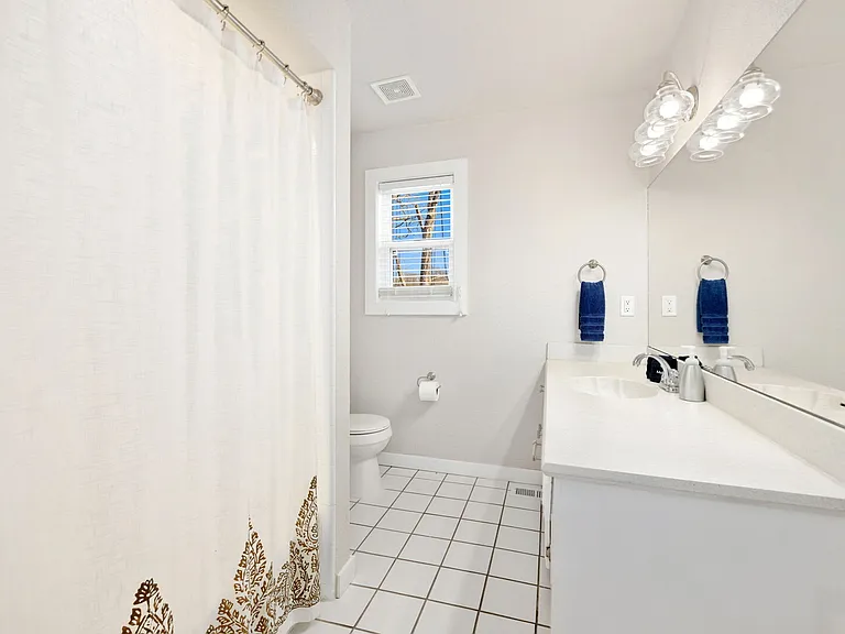 Almand Dr — Photo 28
