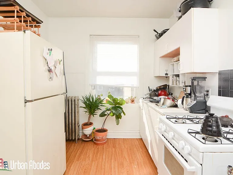 1933 W Crystal St #2AC — Photo 8