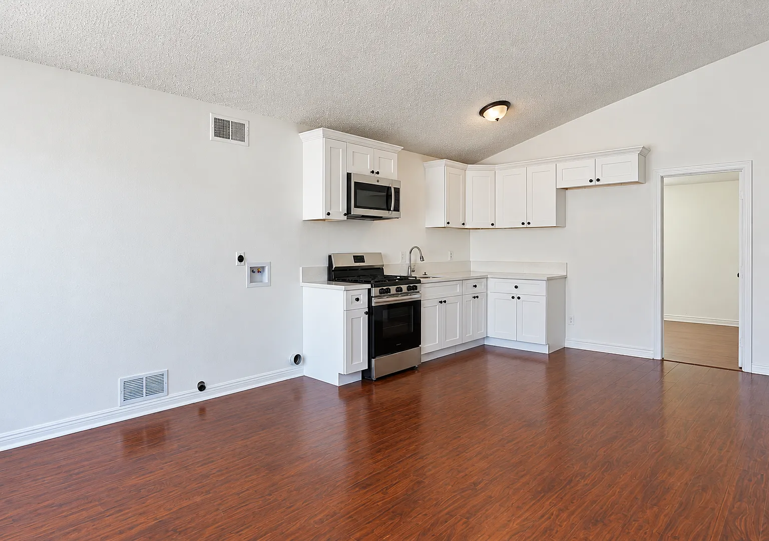 1166 Minerva Court — Photo 4