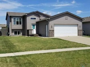 4016 W 93rd St, Sioux Falls, SD 57108