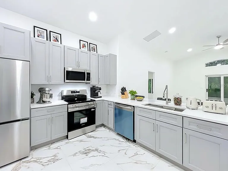 11148 Pinewood Cove Ln — Photo 11