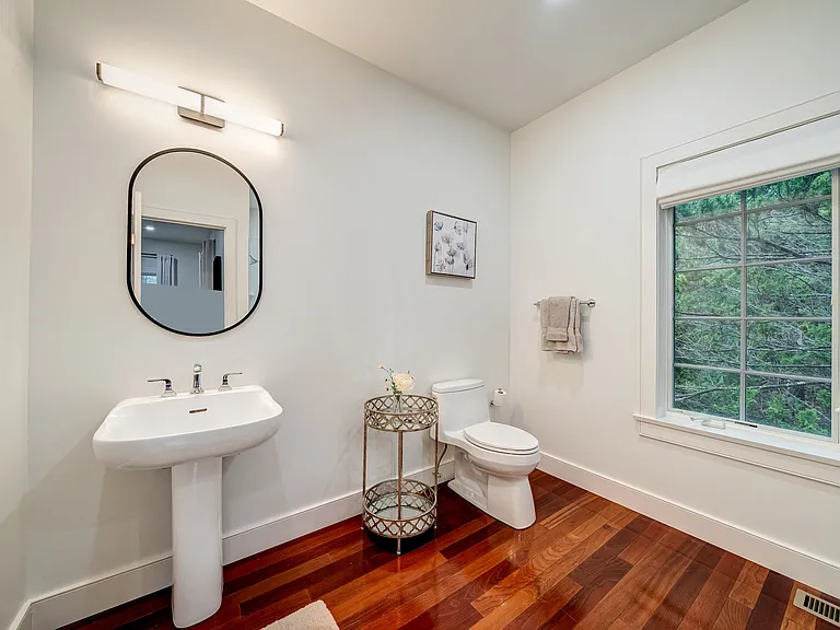 1129 Old Sag Harbor Rd — Photo 21