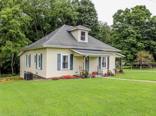 246 Old 52 Rd, Austinville, VA 24312