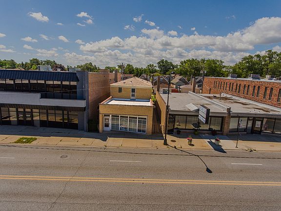 2nd image of 7247 W Touhy Ave