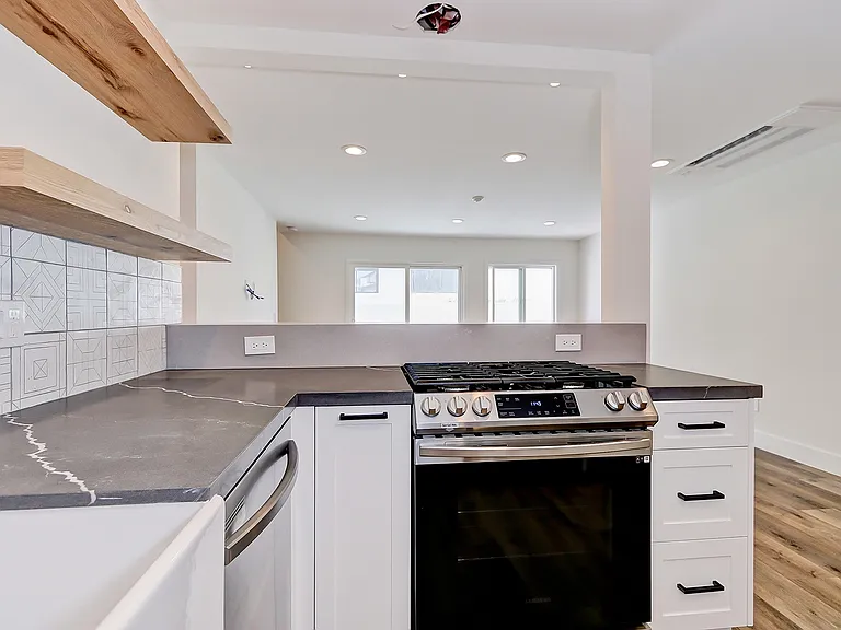 1919 Harriman Ln #3 — Photo 7