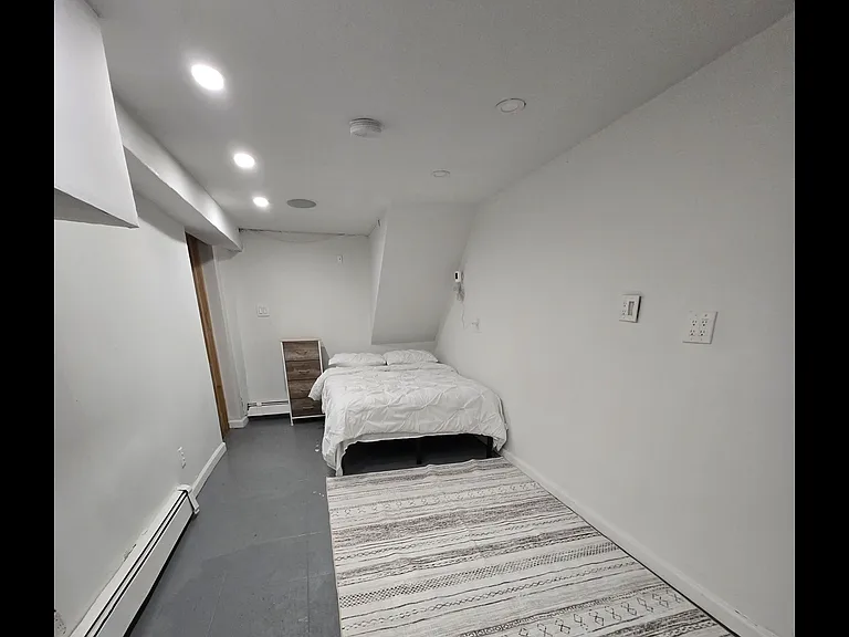 2934 Cruger Ave — Photo 1