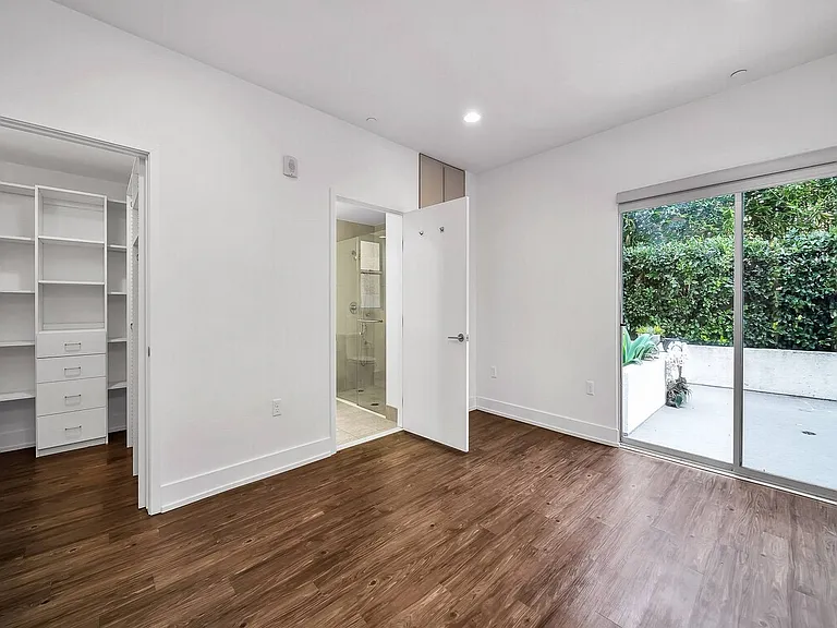2028 S Bentley Ave #102 — Photo 8