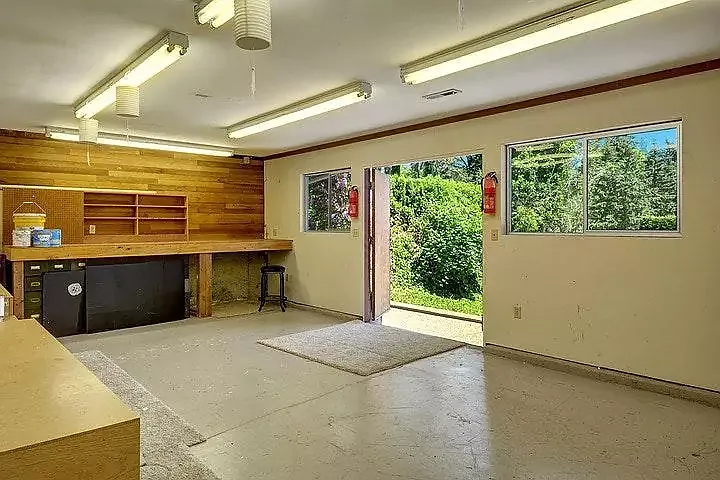 2030 109th Ave NE