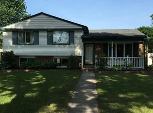 14706 Westpoint Dr, Sterling Heights, MI