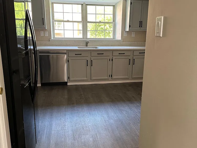 758 Shropshire Dr — Photo 5