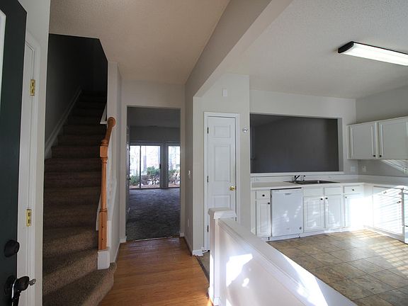 2nd image of 205 Canyon Lake Cir