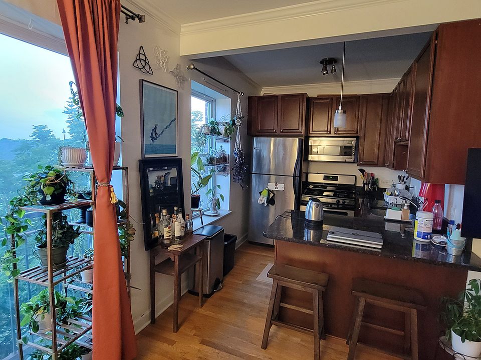 1st image of 3729 N Milwaukee Ave APT 302