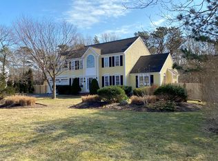 3 Lichen Ln, Forestdale, MA 02644