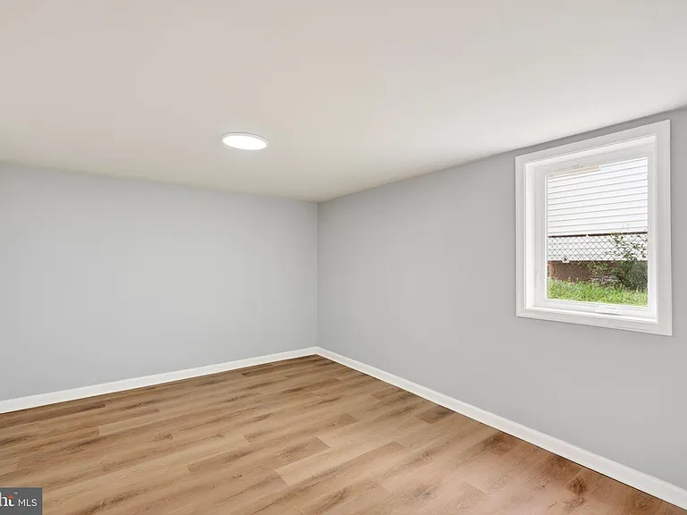 29 W Elm Ave — Photo 12