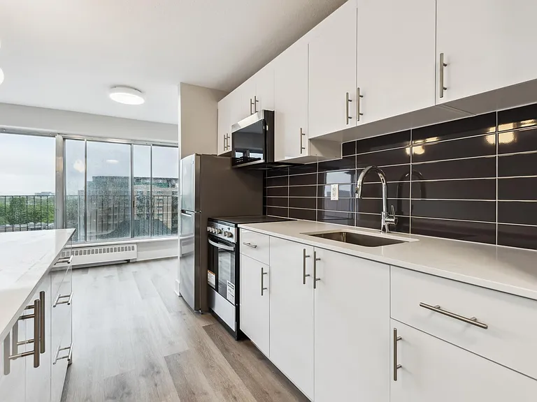 325 Besserer St — Photo 20