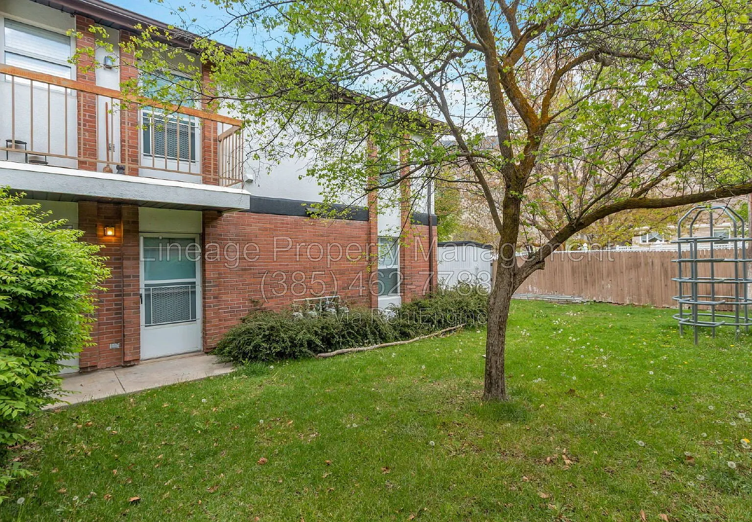 2 bed, 1.0 bath, 800 sqft, $1,275 — Photo 1