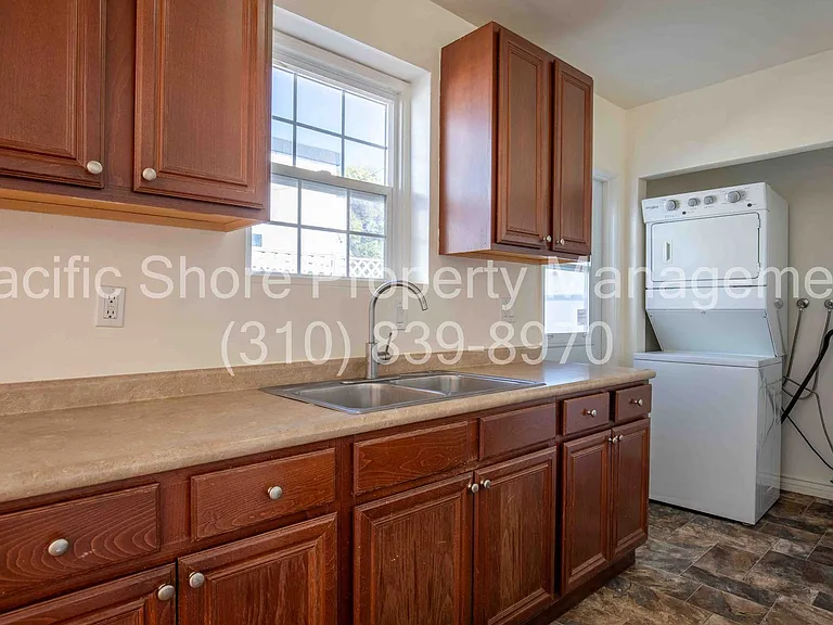 14220 Gilmore Apartments — Photo 6