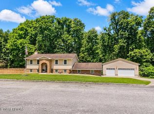 145 Van Stowe Rd, Harriman, TN 37748