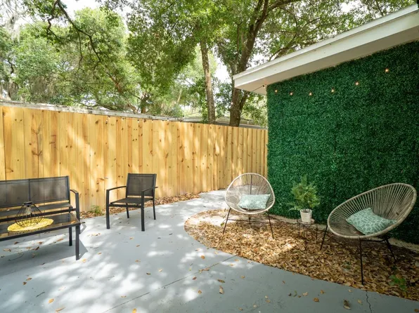 1909 E Crenshaw St, Tampa, FL 33610