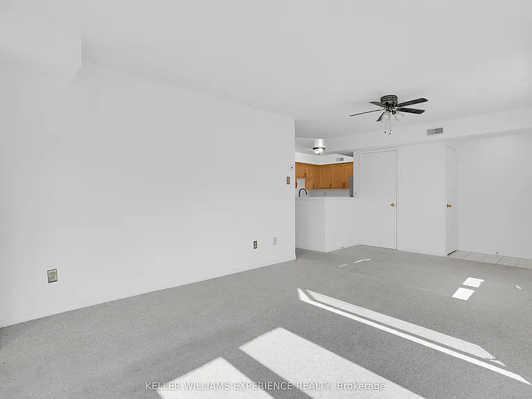 492 Laclie St #204 — Photo 4