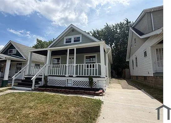 3 bed, 1356 sqft, $2,200 — Photo 2