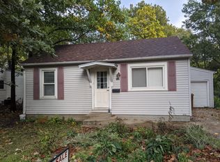 608 N James St, Champaign, IL 61821