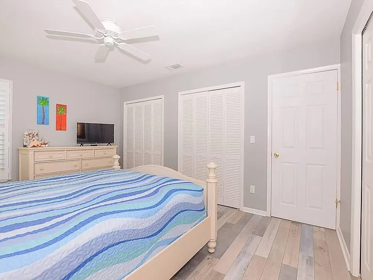 4031 NE Breakwater Dr — Photo 34