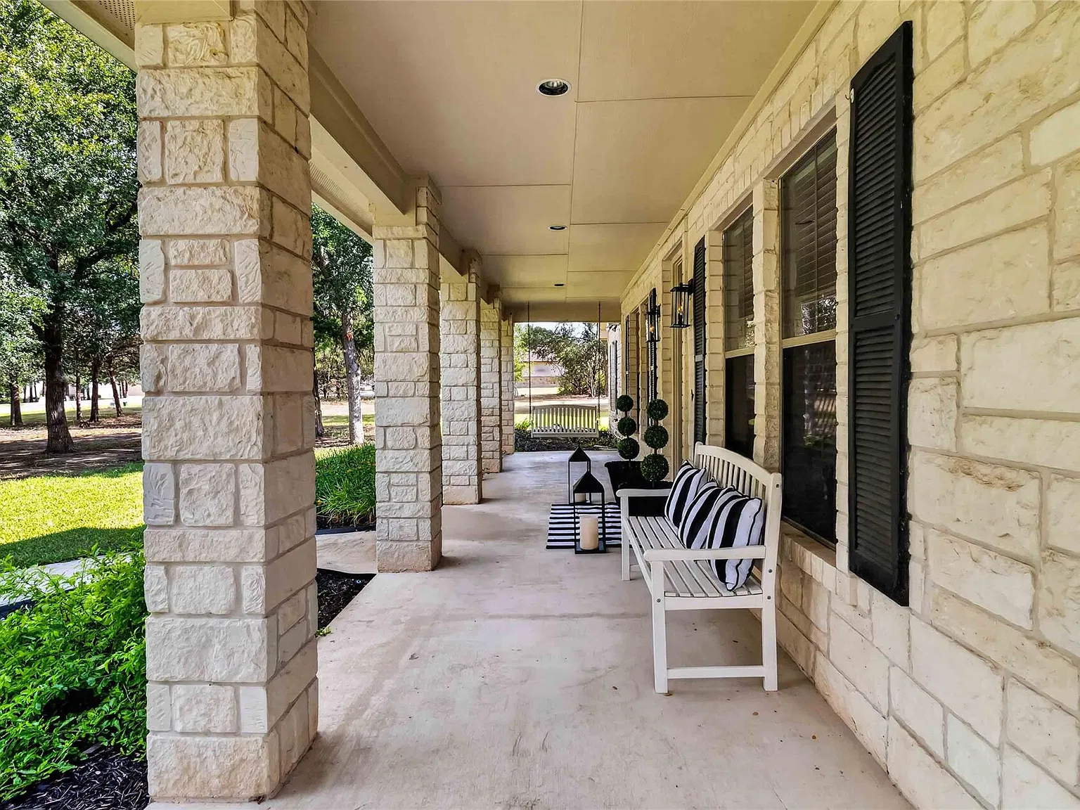 5 bed, 3.5 bath, 3661 sqft, $3,600 — Photo 4