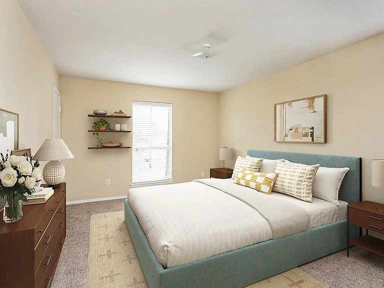 Valencia at Spring Branch — Photo 10
