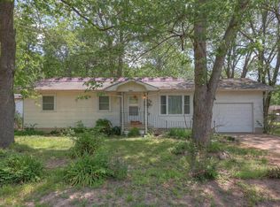 1825 Sherry Ave, Seneca, MO 64865