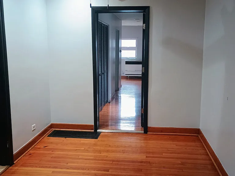 6339 S Vernon Ave — Photo 16