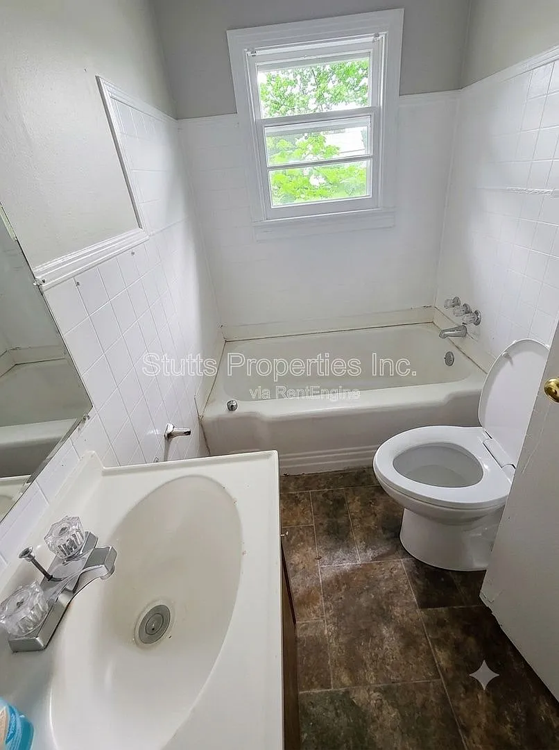 2 bed, 1.0 bath, $795 — Photo 4
