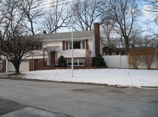 15 Pilgrim Rd, Lawrence, MA 01843