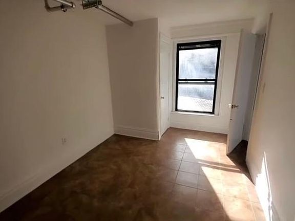 5th image of 189 E Mosholu Pkwy N APT B