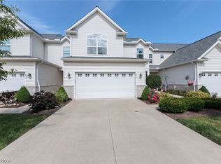 835 Wildberry Cir, Avon Lake, OH 44012