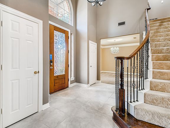 2nd image of 5825 Kingsbrook Dr