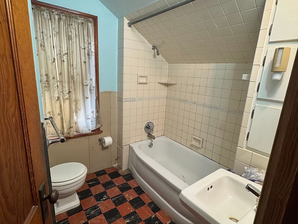 2nd image of 2224 S 75th St