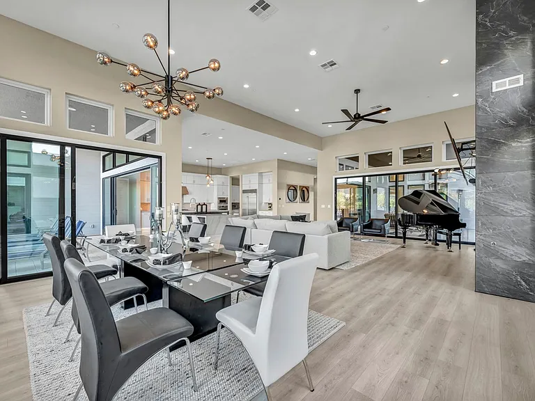 10935 Rossa Peak Ave — Photo 6