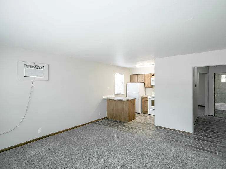 825 Washington St #6 — Photo 3