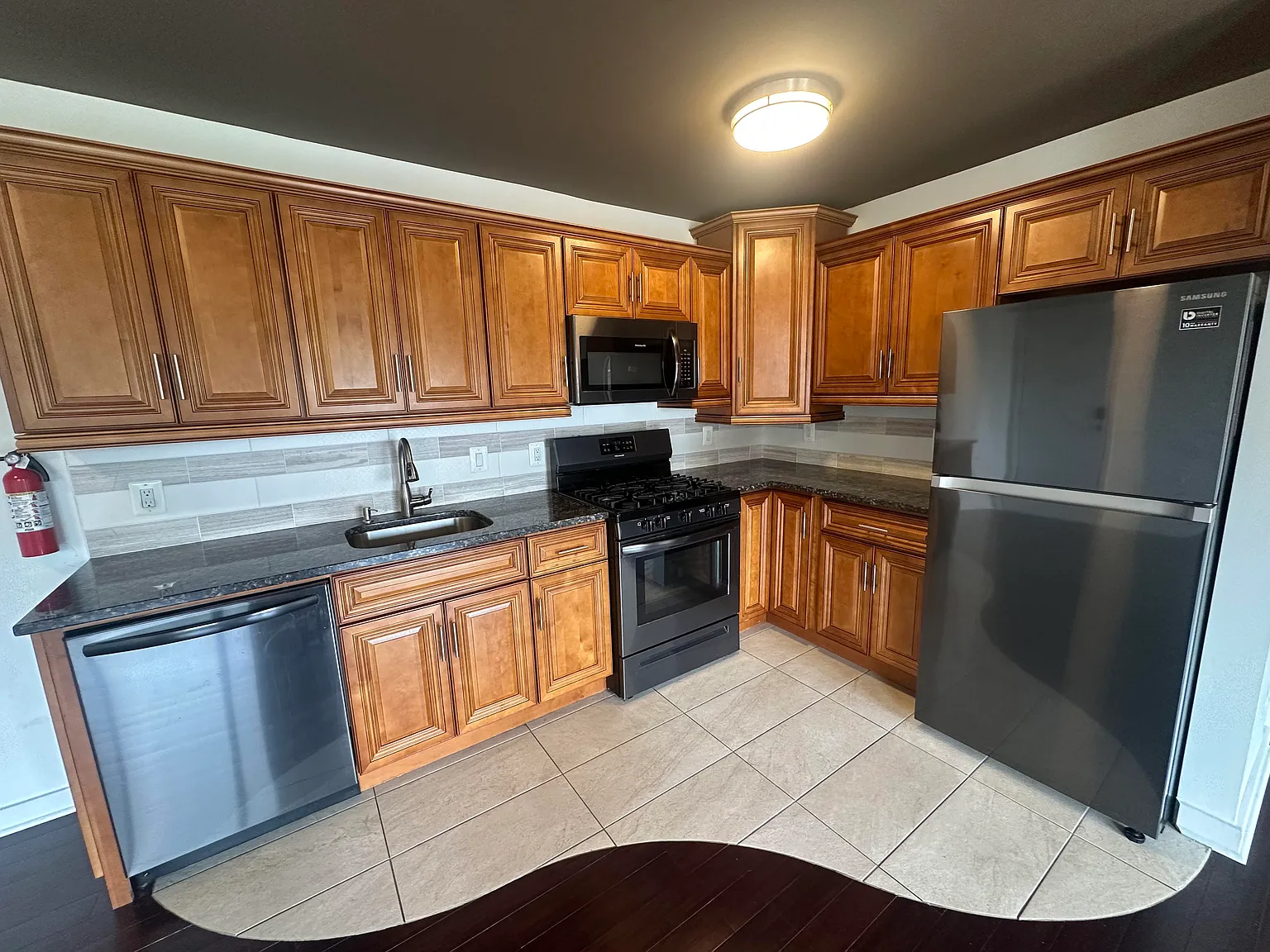 1 bed, 682 sqft, $1,575 — Photo 4