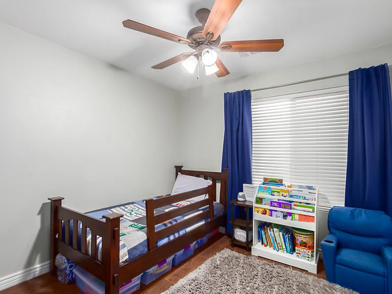 3237 E San Remo Ave — Photo 14