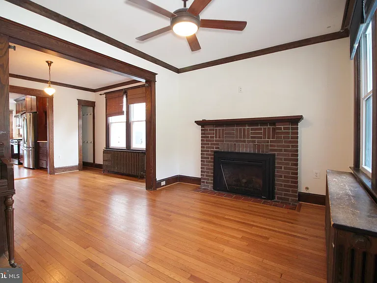 2417 Otis St NE — Photo 3