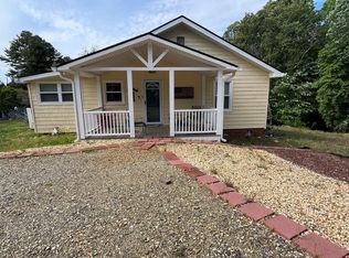 131 Hillcrest Dr, Mc Caysville, GA 30555