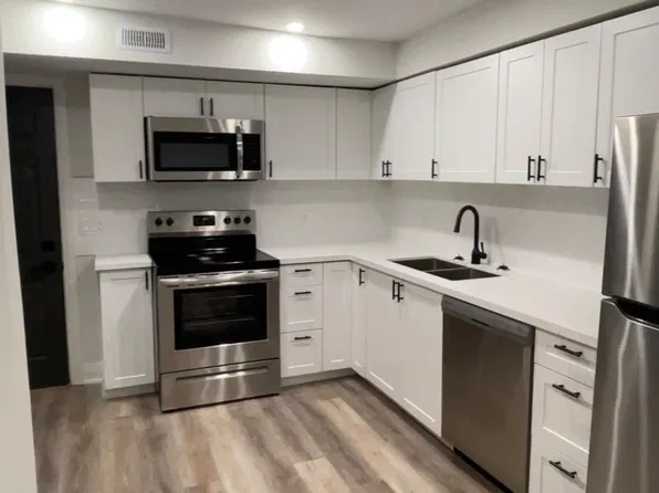 999 Cannon St E #1, Hamilton, ON L8L 2H4