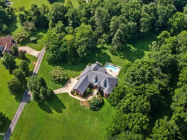 17106 Deer Crossing Trl, Fisherville, KY 40023