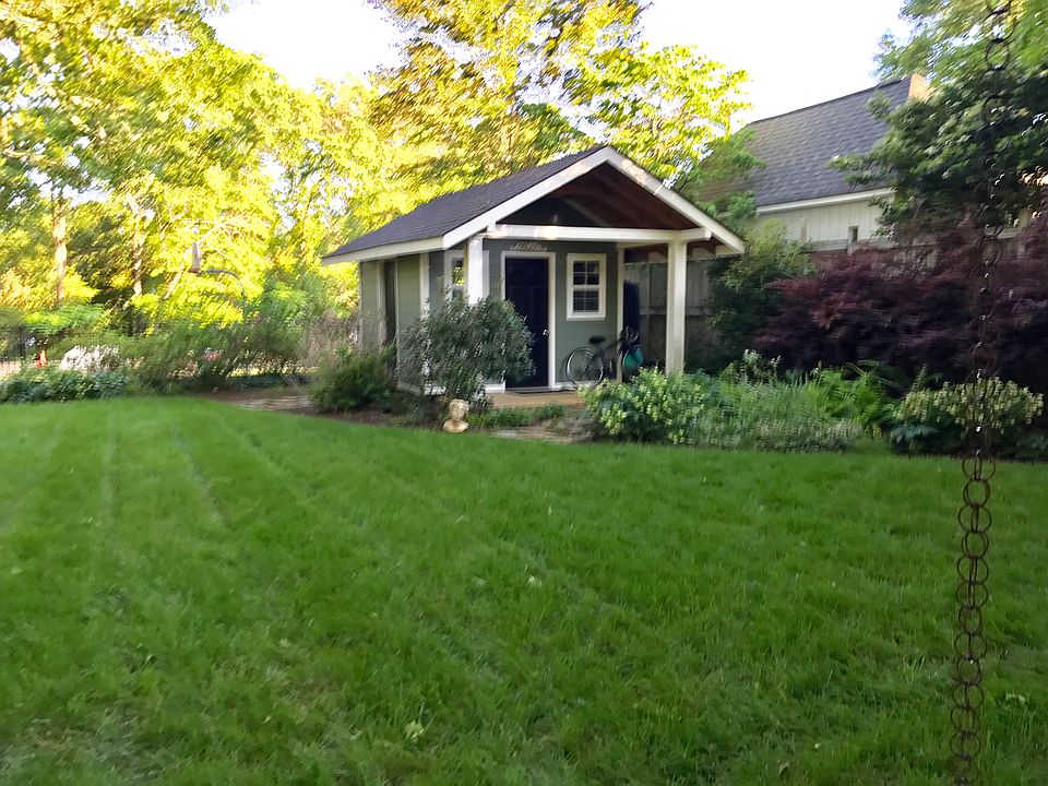 2nd image of 120 Rockwood Dr