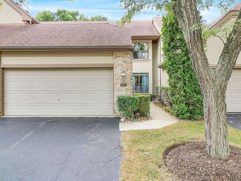 1st image of 107 Chatsworth Cir