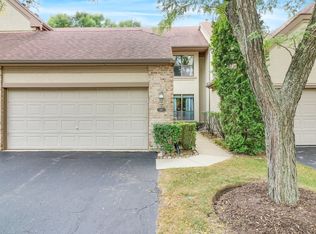 107 Chatsworth Cir, Schaumburg, IL 60194